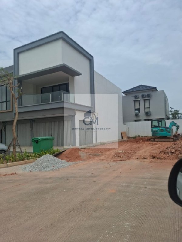 DiISEWAKAN RUKO GARDEN AVENUE HOOK – BENGKONG